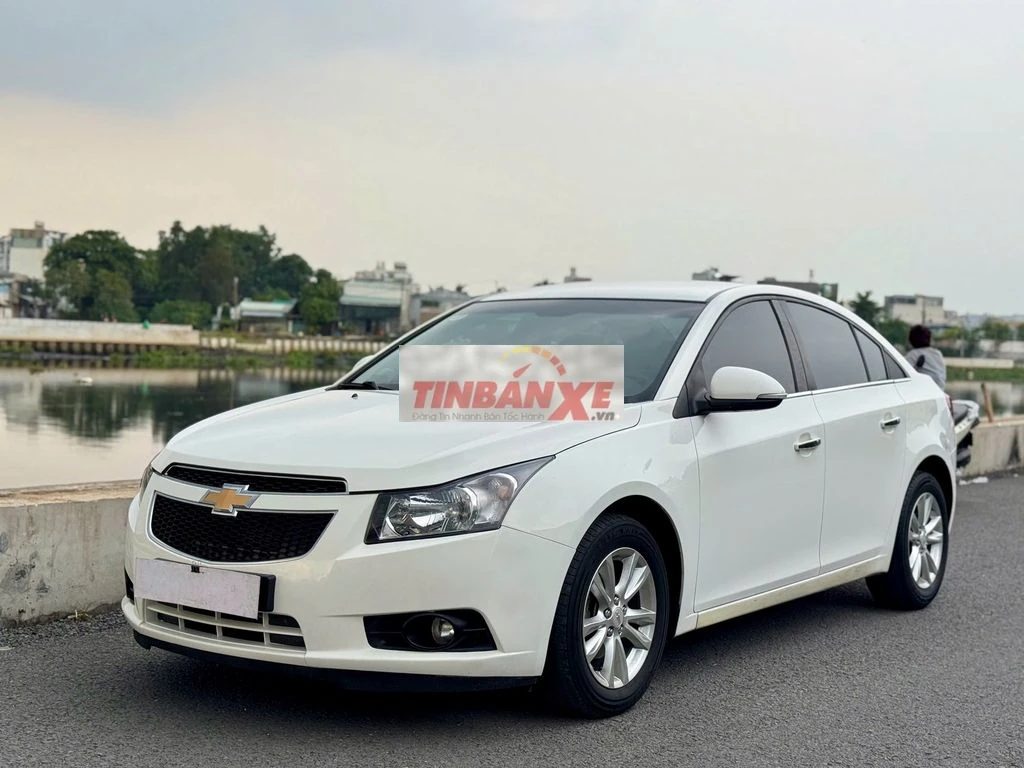 Chevrolet Cruze 2015 Số sàn Trắng 48.000 km