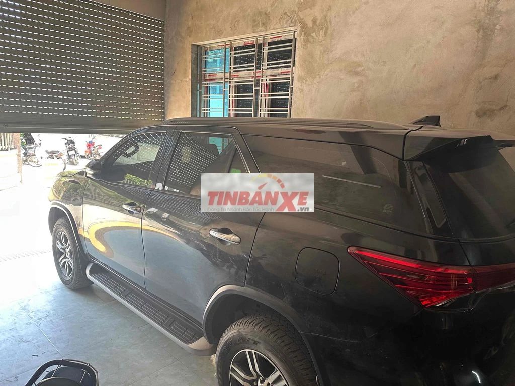 Toyota Fortuner 2022 2.4 4x2 AT Đen
