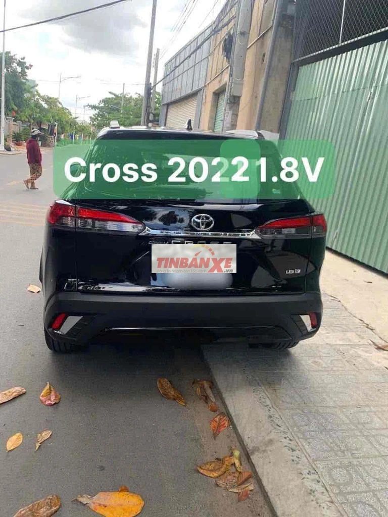 Toyota Corolla Cross 1.8V 2022 Đen 35 ngàn km