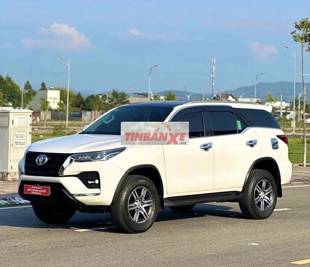 Toyota Fortuner 2021 Trắng