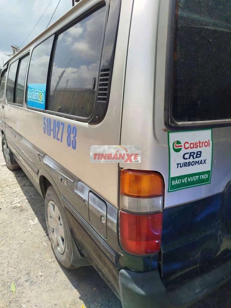 Toyota Hiace 2001 Bạc