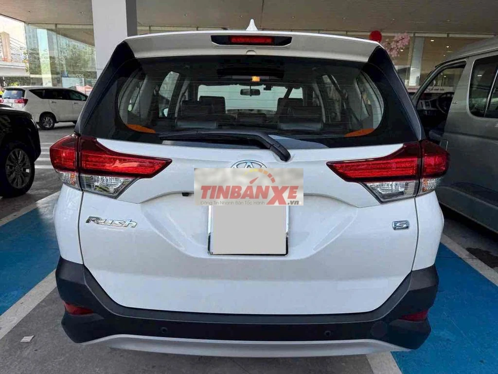 Toyota Rush 1.5 Số tự động 7 chỗ 2018 Trắng