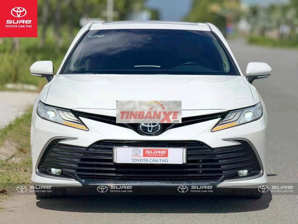 Toyota Camry 2.0q (CVT) 2022 chính hãng