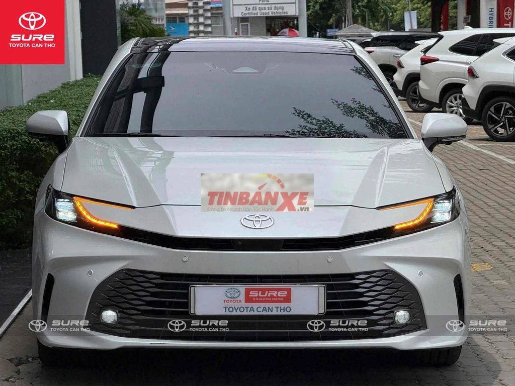 Toyota Camry 2.5 HEV TOP 2025 Chính Hãng