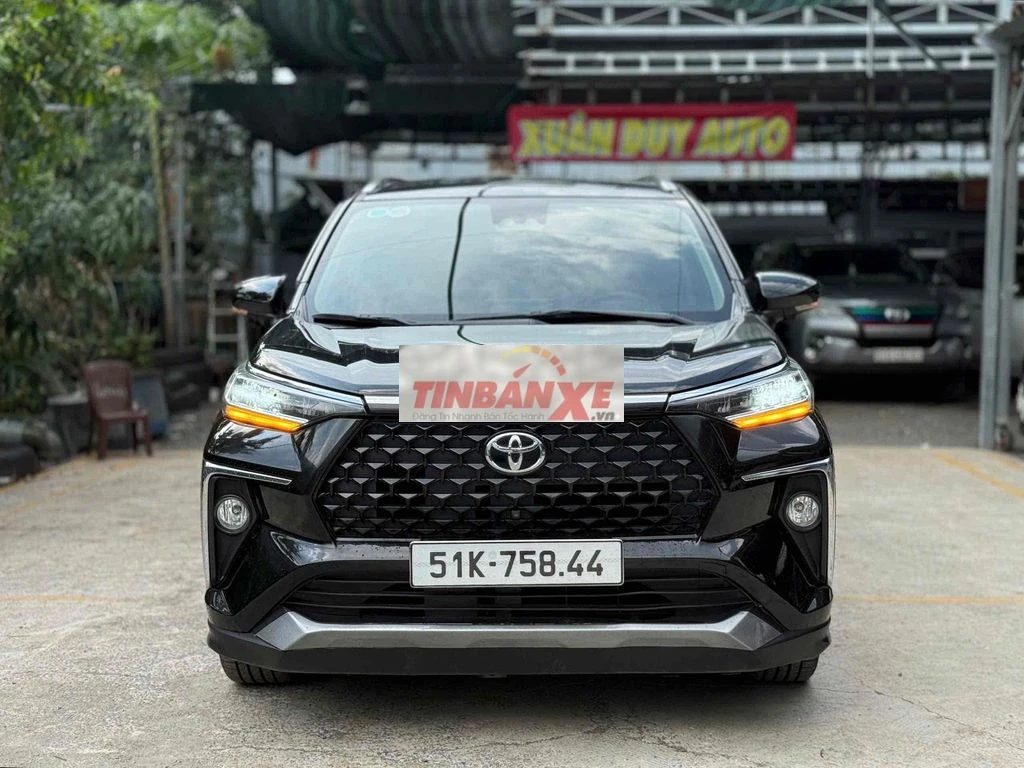 Toyota veloz 1.5 top 2023 hỗ trợ vay 70% rất đẹp