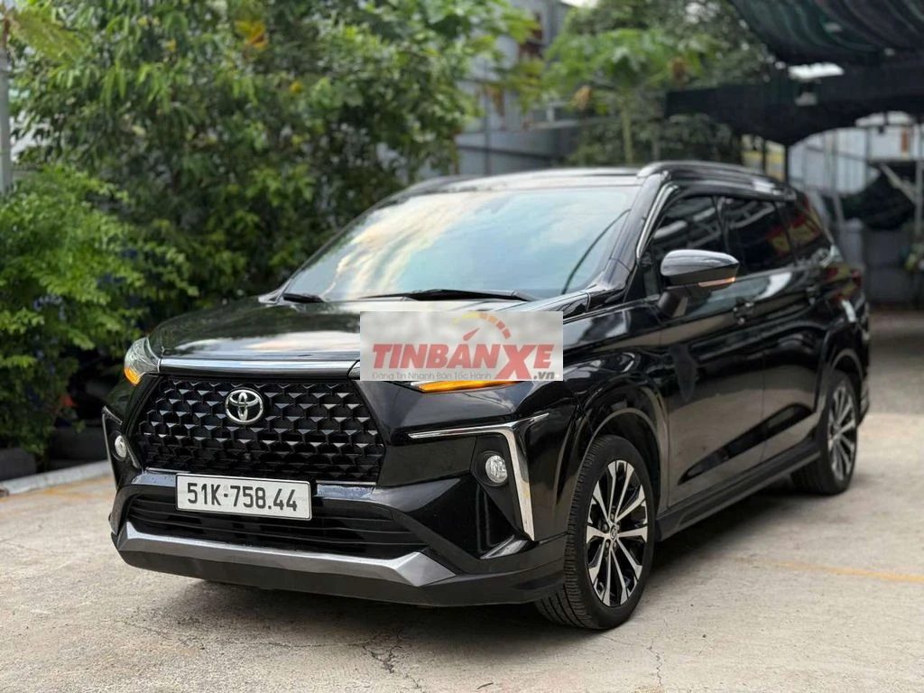 Toyota Veloz Cross top 2023 AT 73000km bh 1 năm