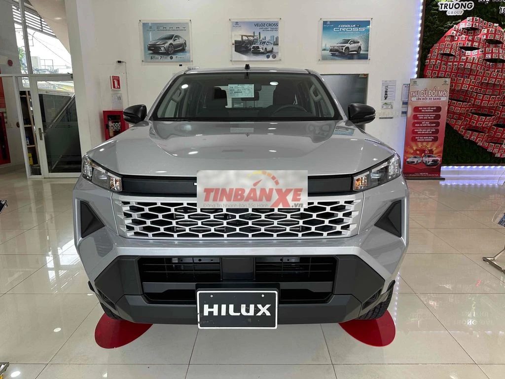 Toyota Hilux Số sàn | Ưu Đãi | Xe Giao Ngay