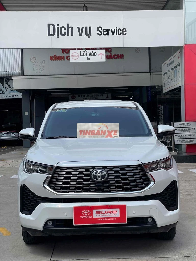 Toyota Innova Cross V 2025 Trắng Ngọc Trai