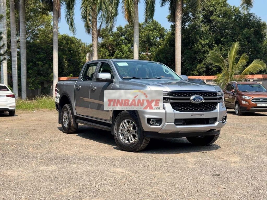Ranger XLS 4x2 ưu đãi tốt xe sẵn giao ngay