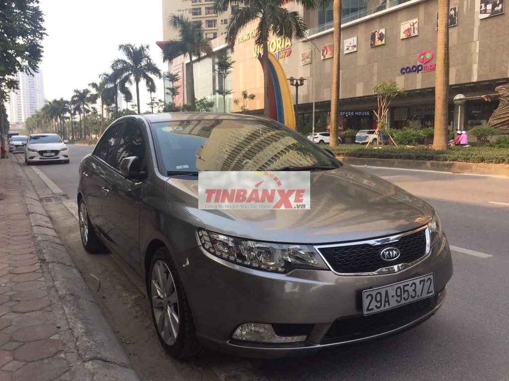 Kia Forte 2013 bạc 90000 km