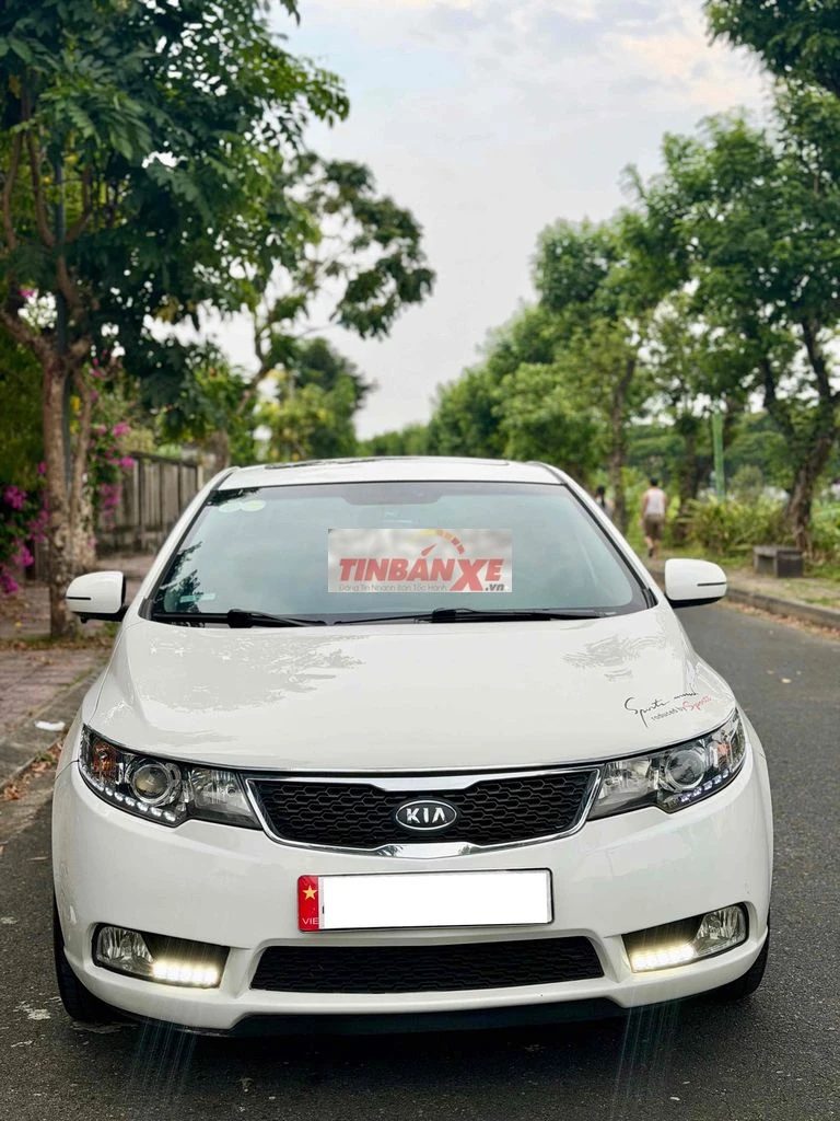 Kia Forte 1.6at bản s 2013 trắng tự động