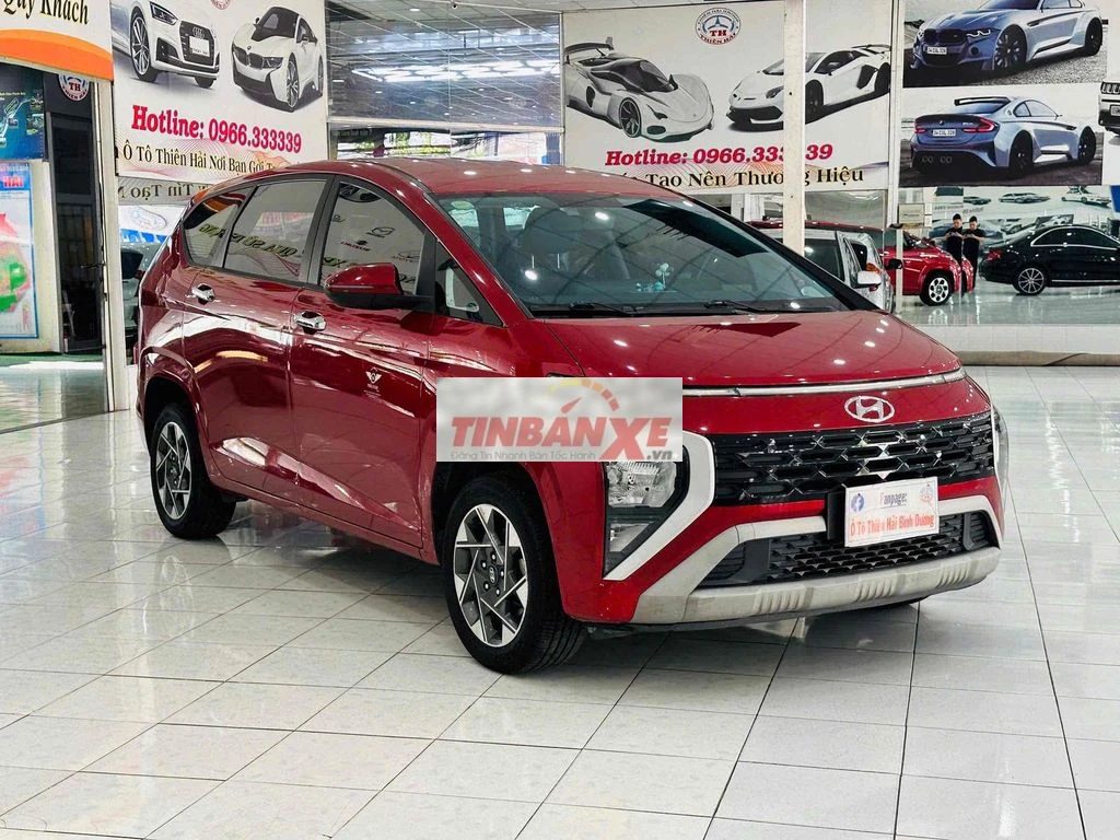 Hyundai Stargazer 1.5 Đặc Biệt 2022 ĐK 2023 màu Đỏ