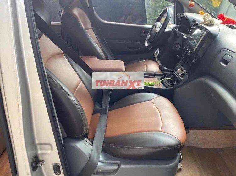 Hyundai Starex 2007 Bạc