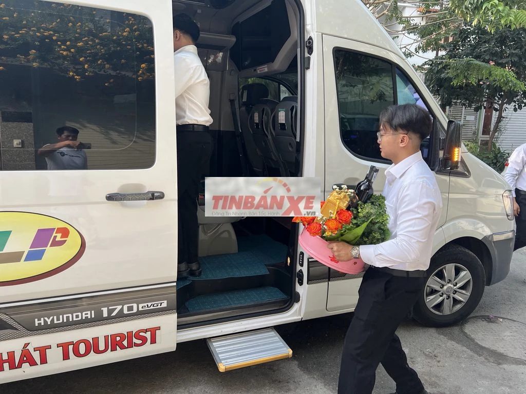 Hyundai Solati 2025 Trắng 33.000 km