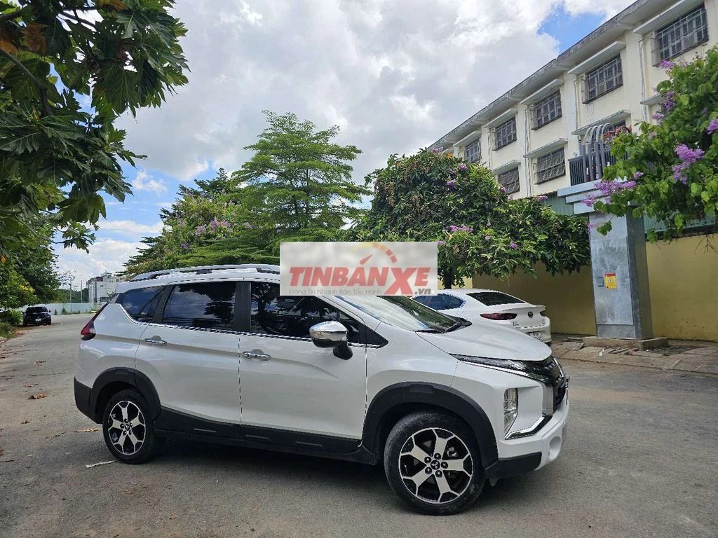 Mitsubishi Xpander Cross 2020 Trắng 7 chỗ