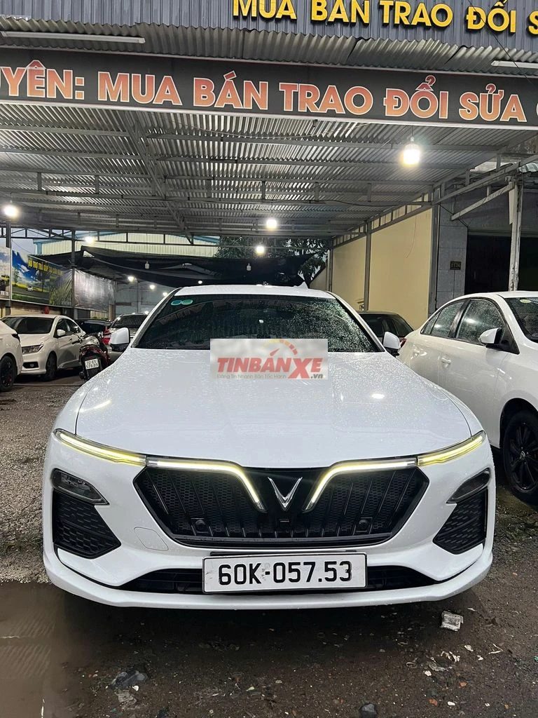 Vf LUX A2.0 turbo – giá 385 triệu – bao rút hồ sơ