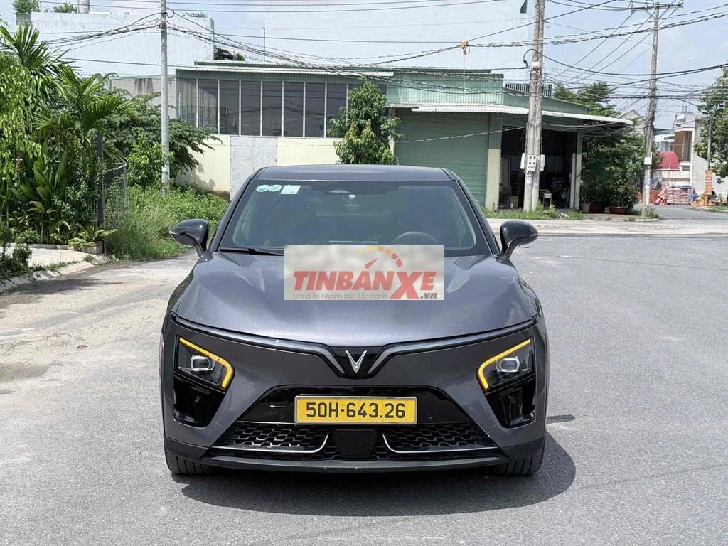 VinFast VF7 S màu xám 2024 một chủ miễn sạc ko gh