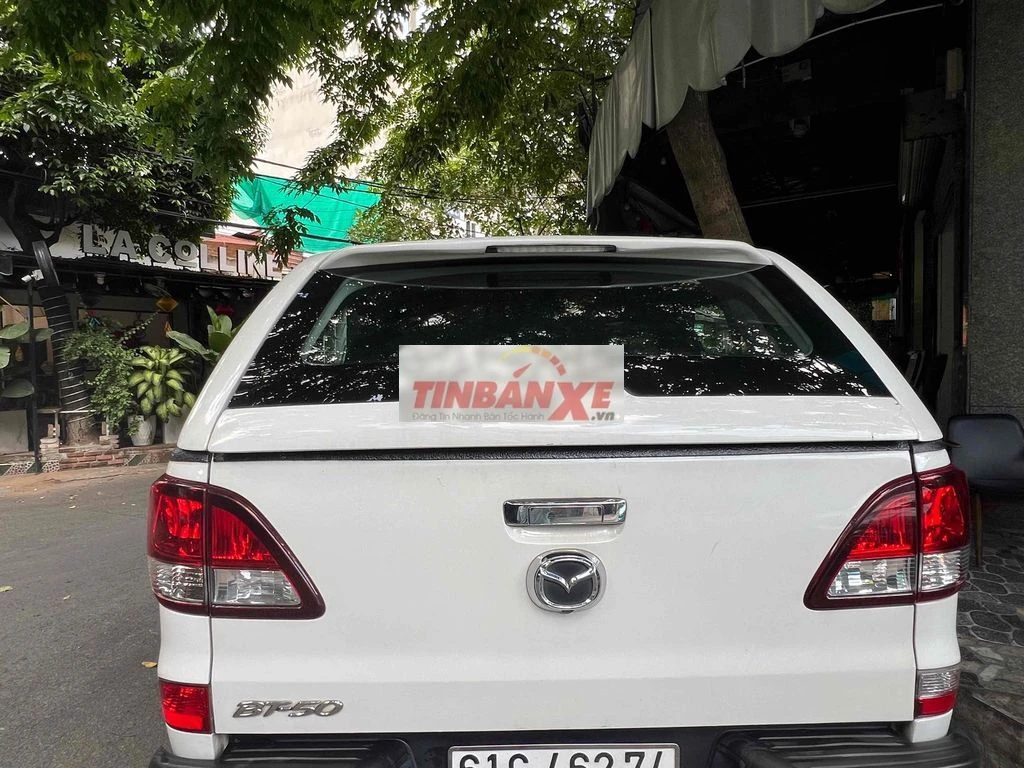 Mazda BT-50 Trắng