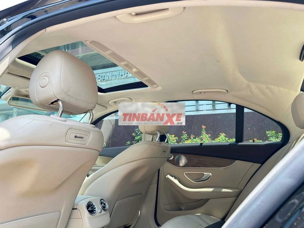 Mercedes-Benz C250 2018 Số tự động Đen