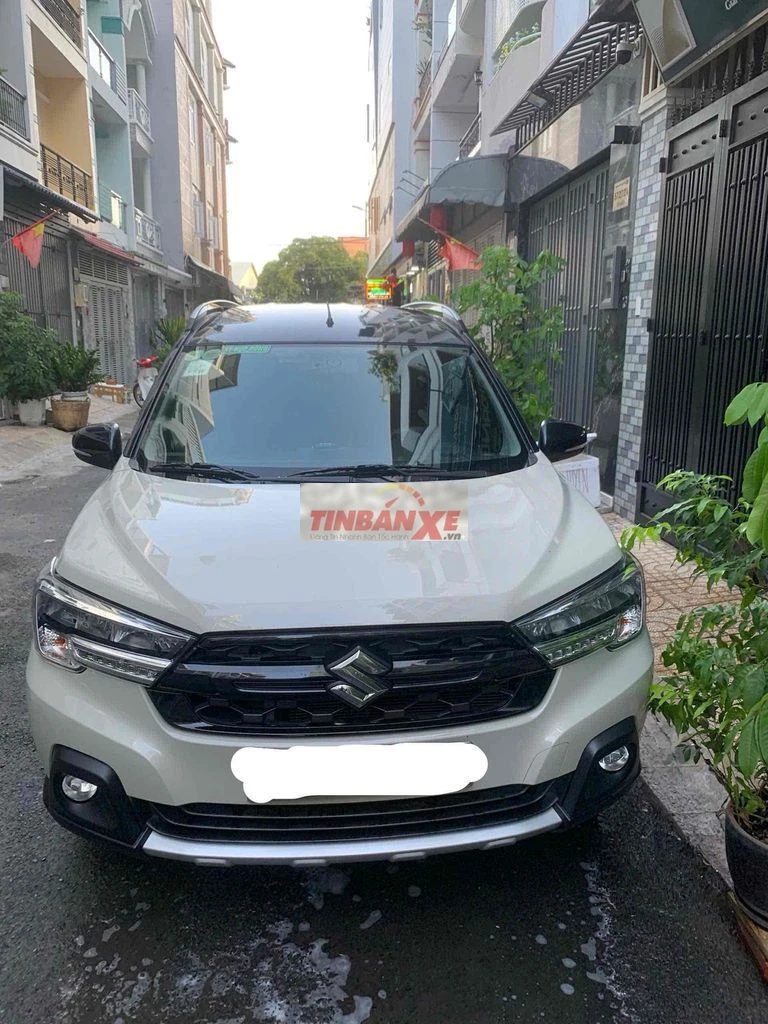 Suzuki XL7 Hybrid 2025 Trắng Ngà - Đen 25.000 km
