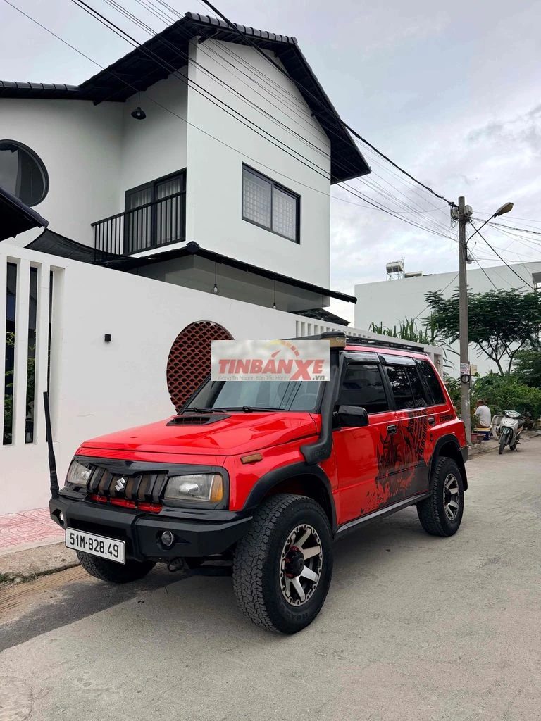 Suzuki Vitara Số sàn Xăng 5 chỗ màu Đỏ