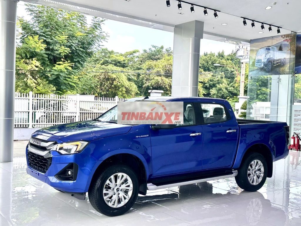 Isuzu Dmax Highlander 2025 1 cầu AT Xanh