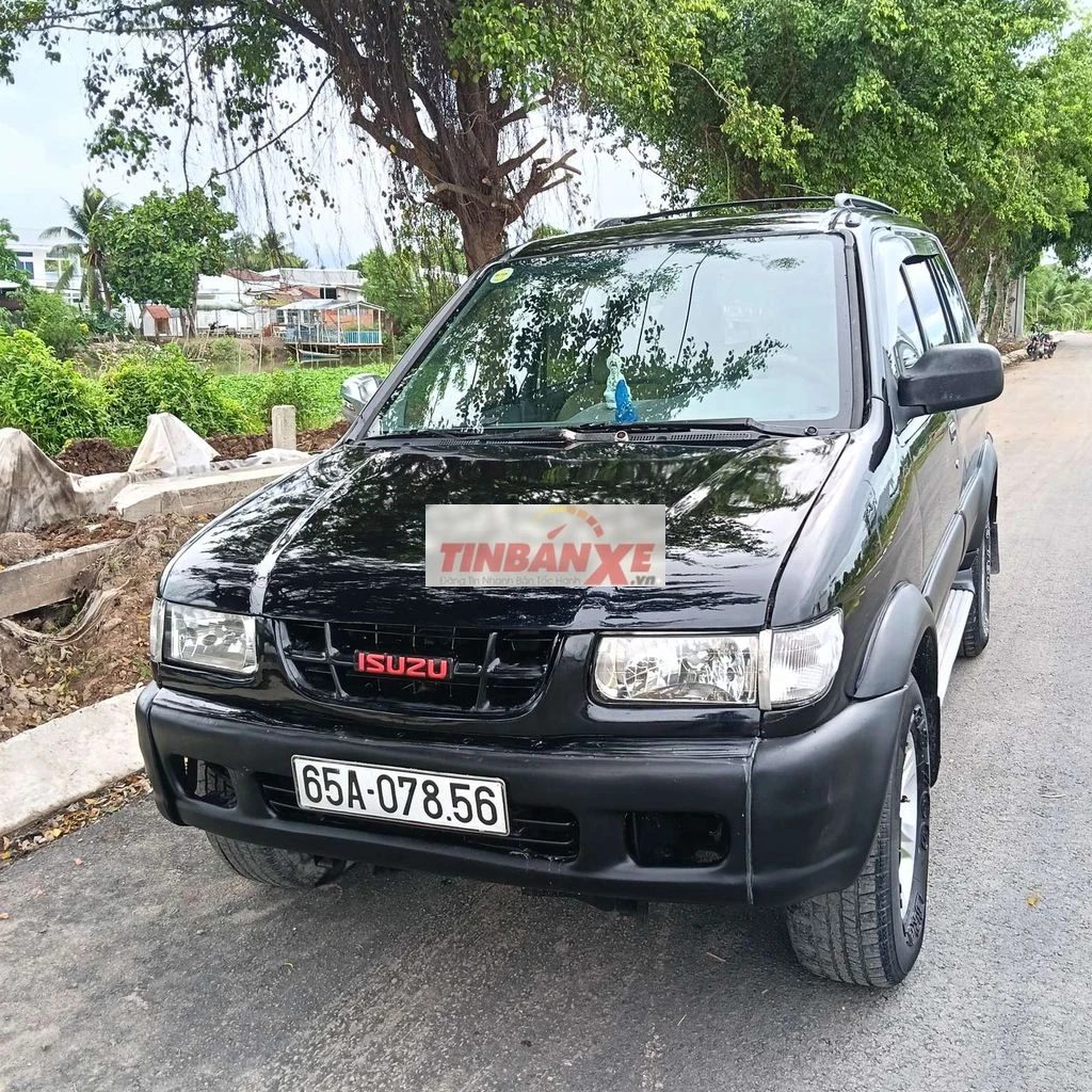 Isuzu 7 chỗ Dầu màu Đen