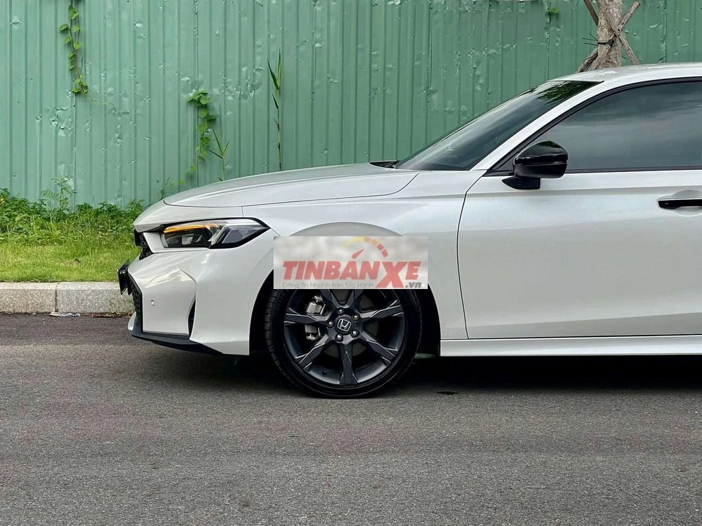 Honda Civic e:HEV RS 2024 Trắng 6.500 KM