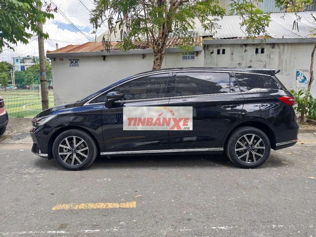 BYD M6 EV 2025 Điện 62.000 km Đen
