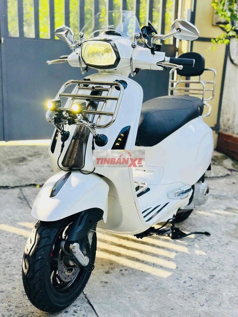 Piaggio Vespa đèn vuông 2015 Trắng Phụ kiện đầy đủ