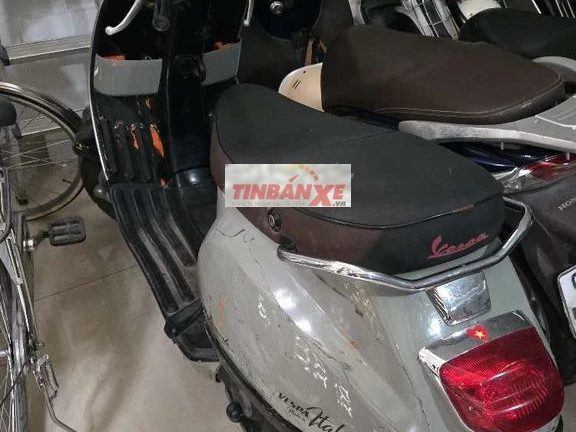 Piaggio Vespa S125 Xám bó biên