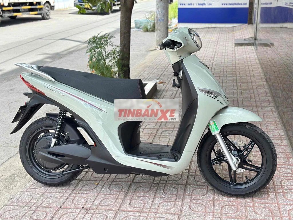 VinFast Feliz 2025 Xám 2 pin 2.4kw