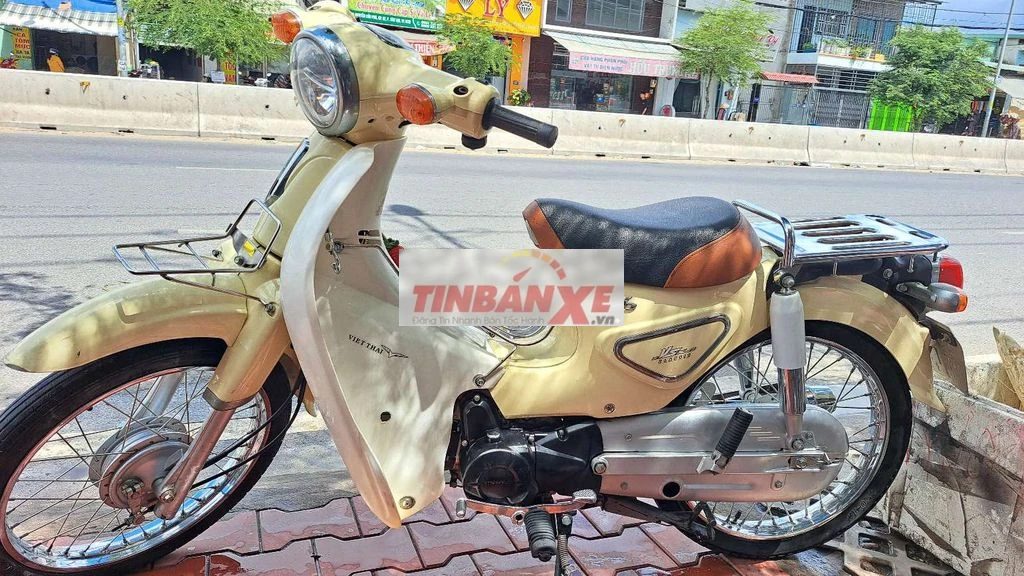 Honda Cub 2022 50cc màu Kem