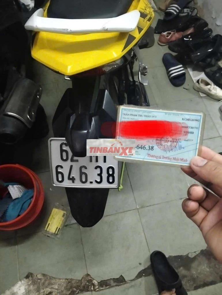 Honda Winner màu Vàng