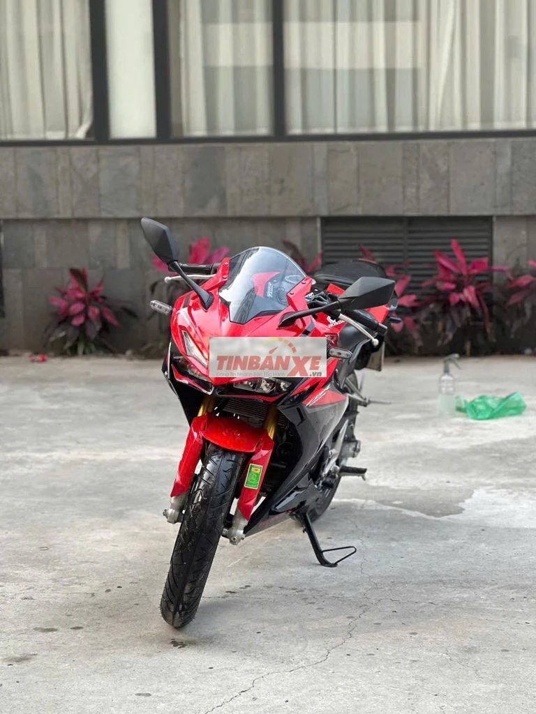 Honda CBR150R Đỏ đen