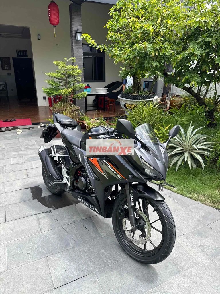 Honda CBR150 2019 Đen nguyên rin chuẩn lướt 9k km