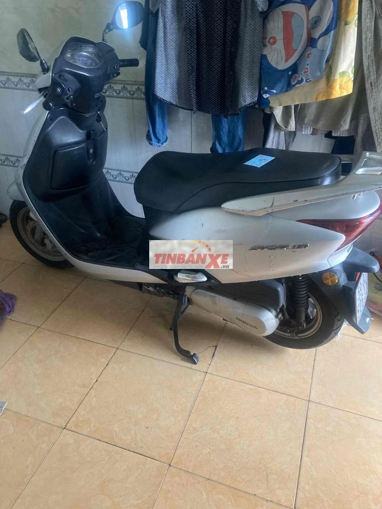 Honda Lead Bạc Xăng
