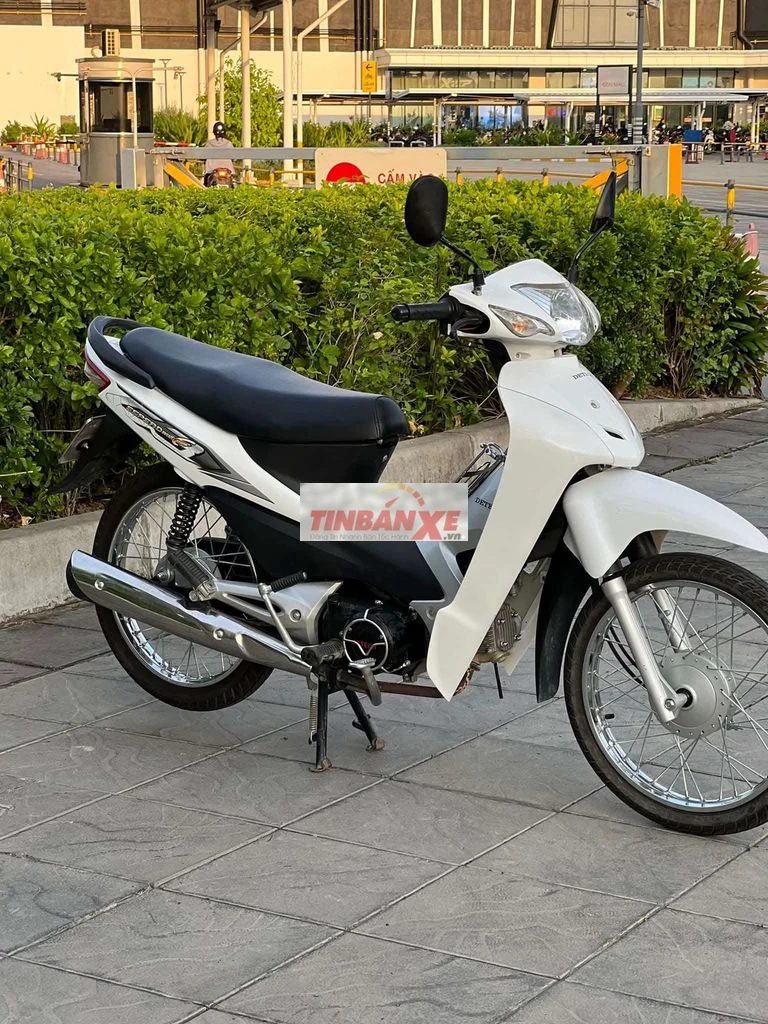 Wave màu trắng xe đẹp chính chủ biển Hà Nội