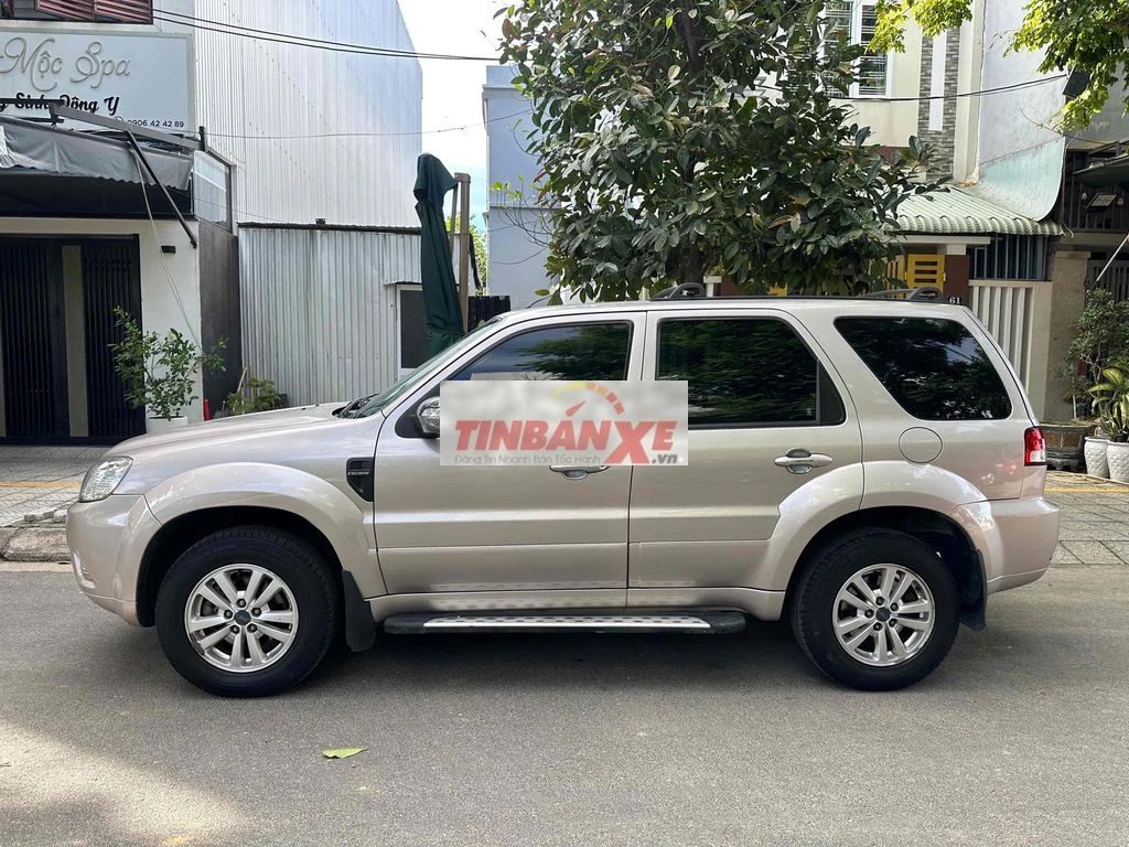 Ford Escape XLS 2012 Vàng cát Da 5 chỗ