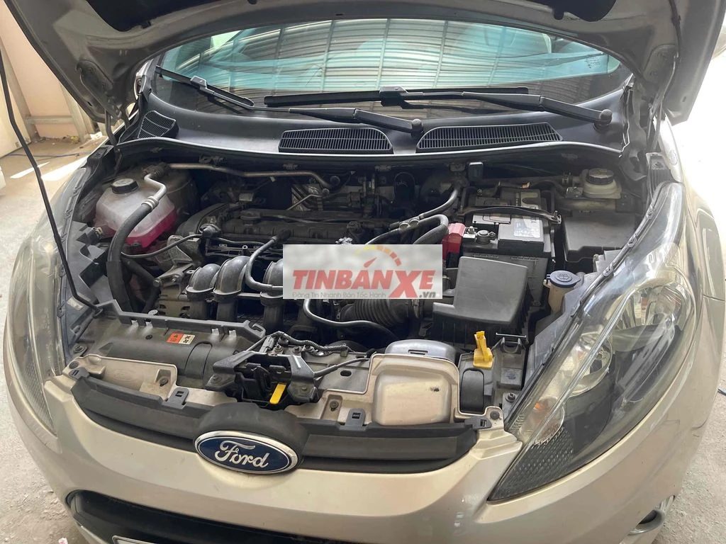 Ford Fiesta 2012 80000 km Vàng cát