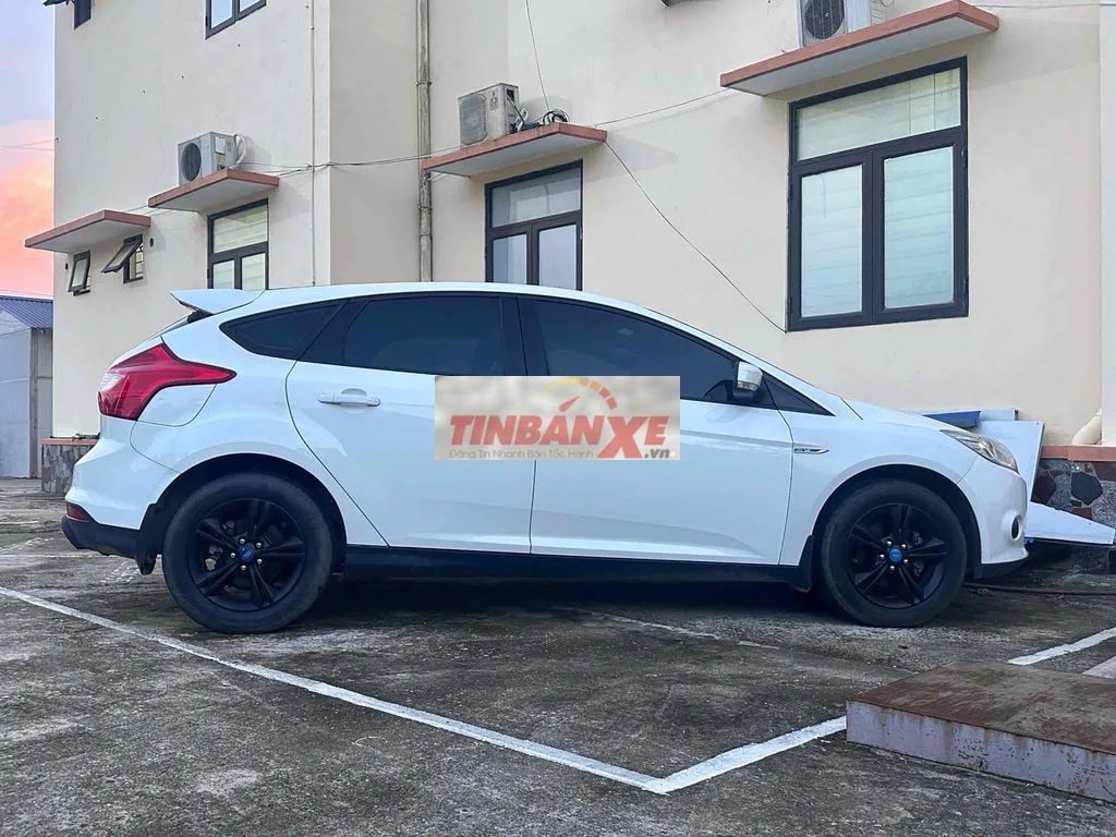 Ford Focus 2015 Trắng 5 chỗ 118.844 km