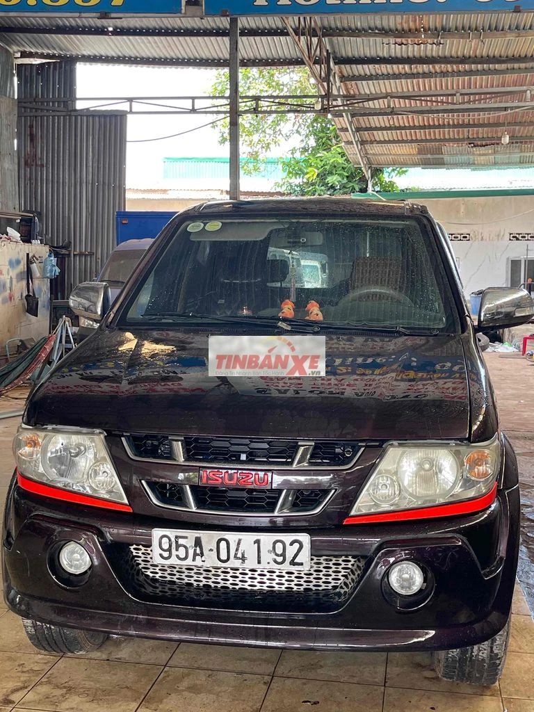 Isuzu Hi-Lander Nâu 7 chỗ