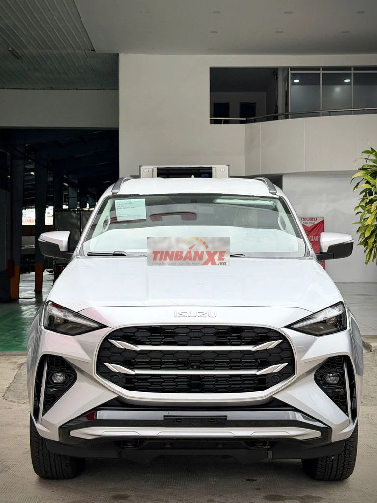 Isuzu Mux B7 plus 2025 Bạc