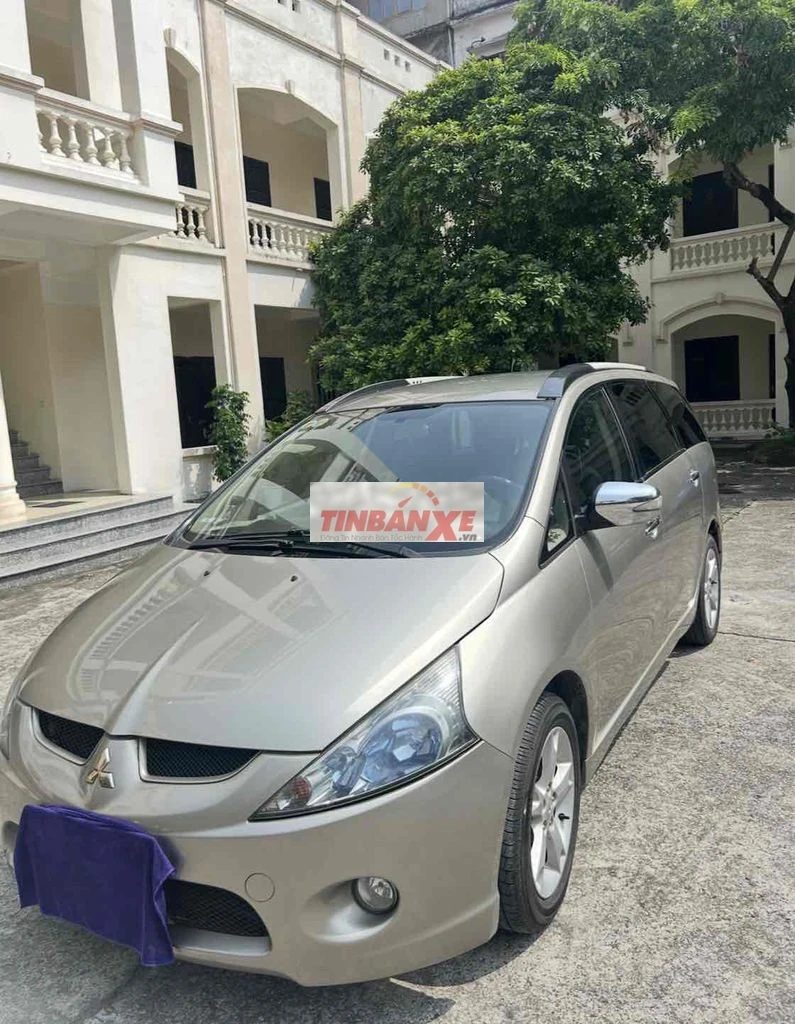 Mitsubishi Grandis 7 chỗ Cát vàng 30679 km