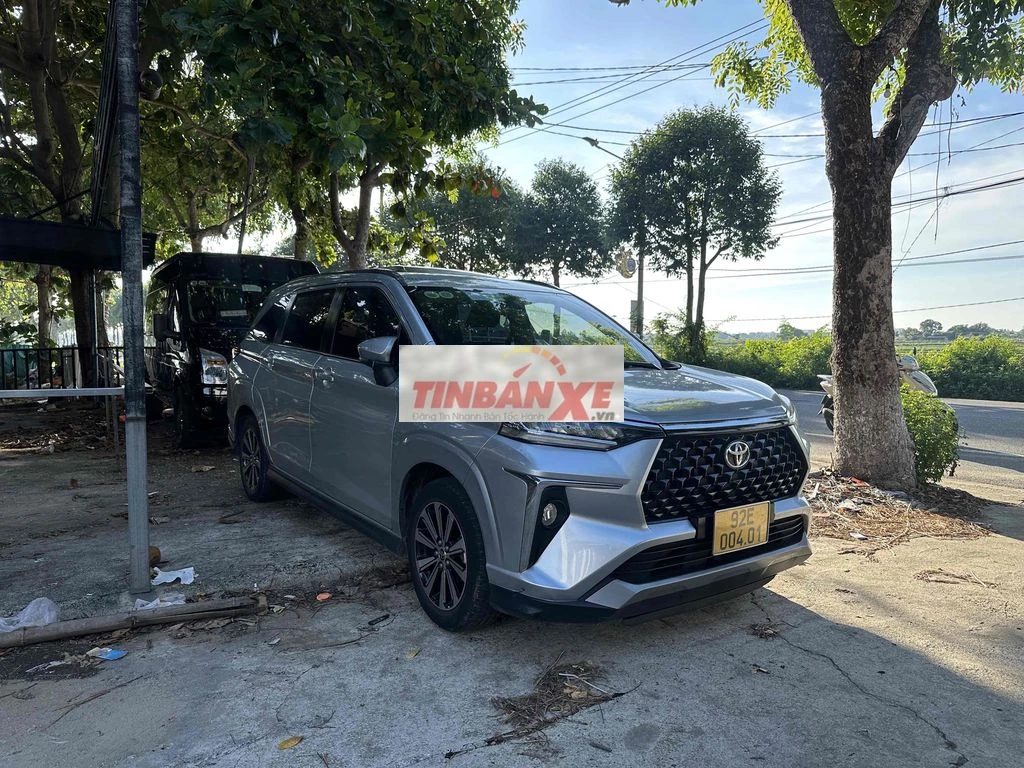 Toyota Veloz Cross CVT 2022 Bạc 12900 km
