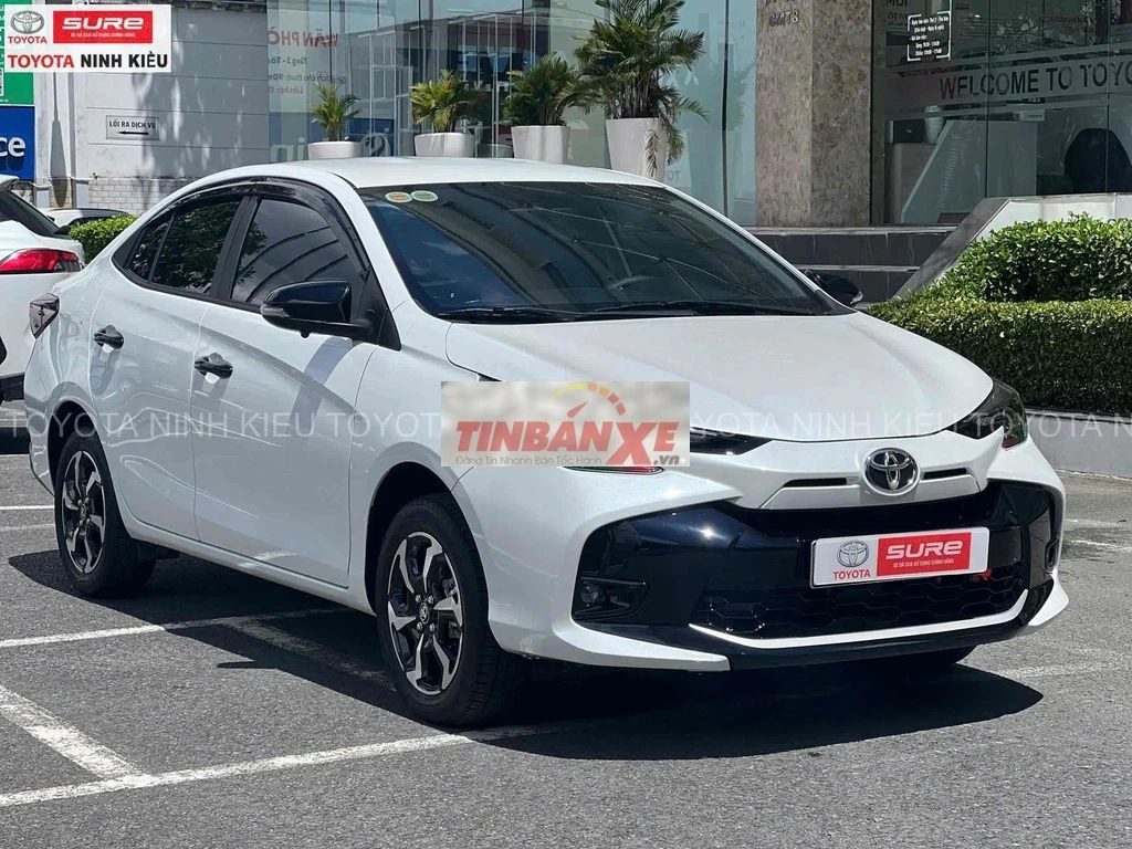 Toyota Vios 2025 1.5E CVT Trắng 4.000 km