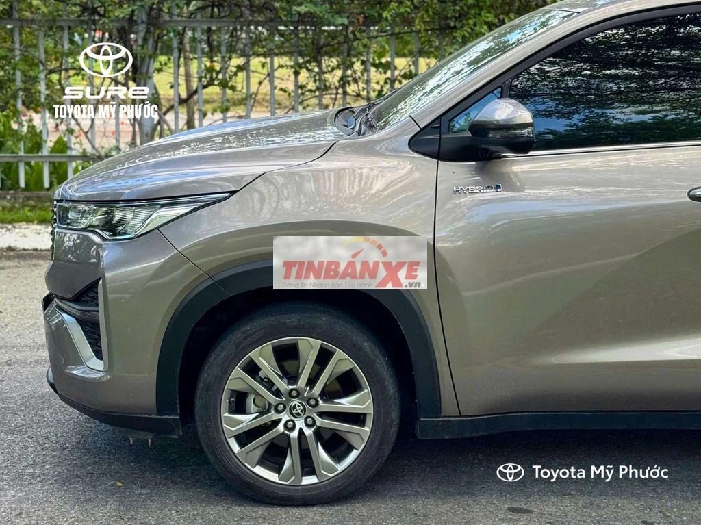 Toyota Innova Cross 2.0HEV 2024 Nâu 34.000 km