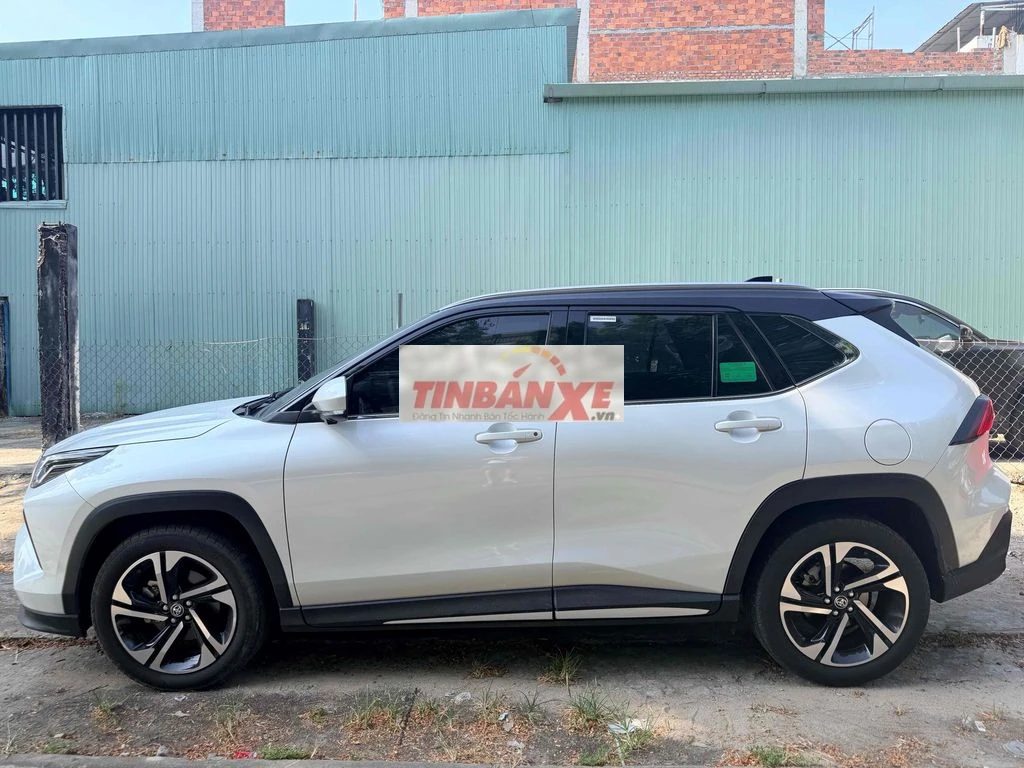 Toyota Yaris Cross 2025 Trắng 4000km