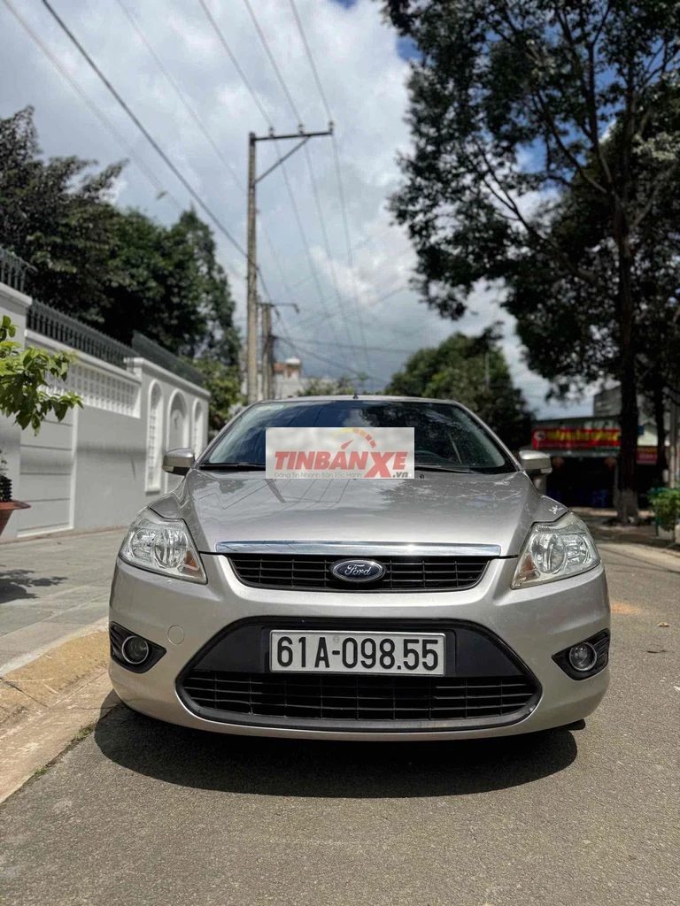 Ford Focus 2013 Tự động 74000 km Vàng cát