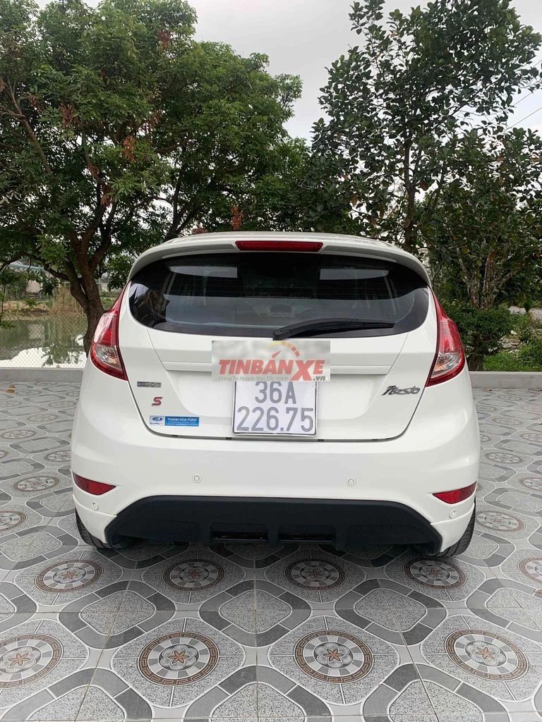 Ford Fiesta Ecoboost 2016 tự động